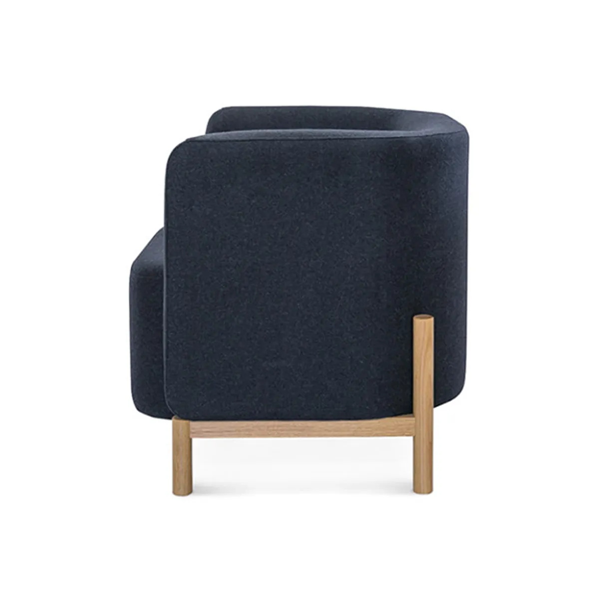 Roberta Lounge Chair Upholstered Hotel Furniture With Wooden Legs Insideoutcontracts 022