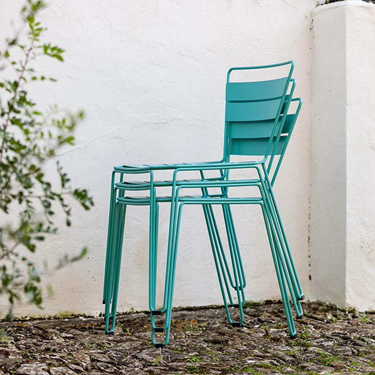 Saura Outdoor Metal Stacking Chair