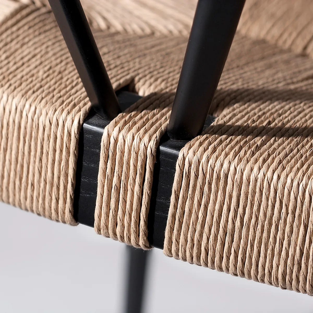 Siri 02 Straw Seat Detail