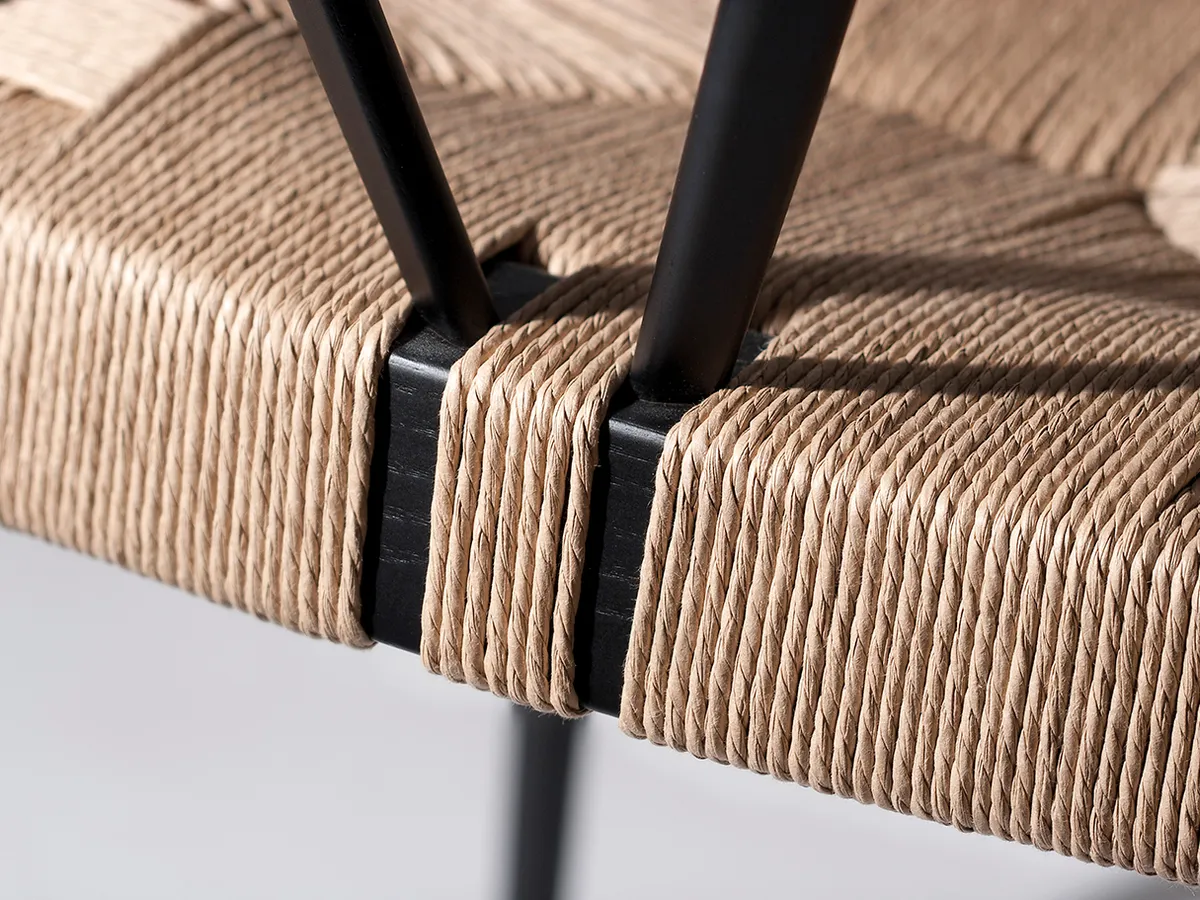Siri 02 Straw Seat Detail