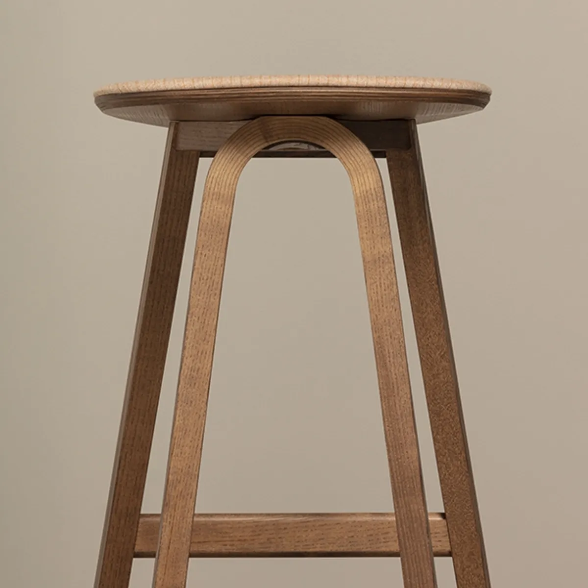 Sprint stool back Inside Out Contracts