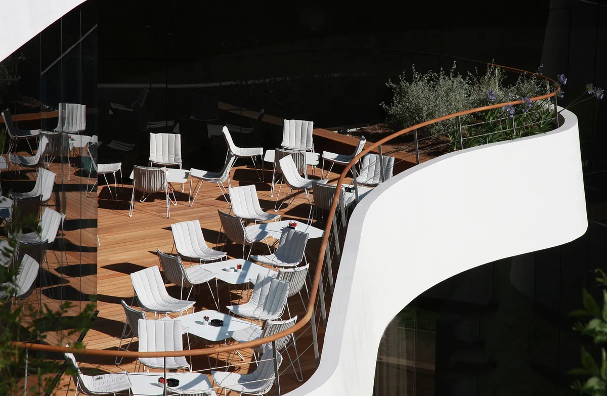 Tio Seating Hotel Terrace Inside Out Contracts