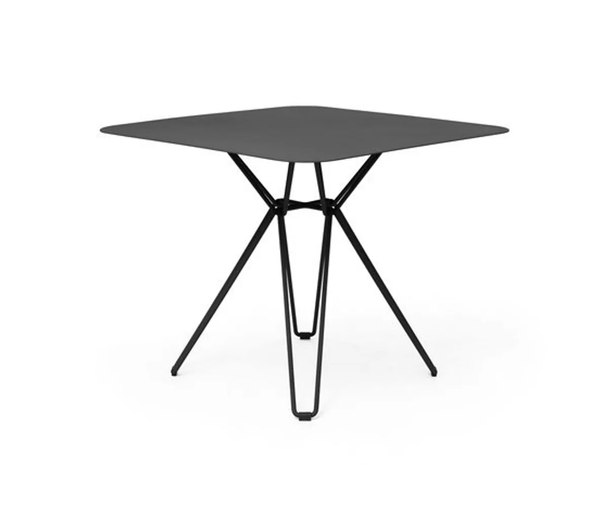 Tio Square Dining Table 02 Inside Out Contracts