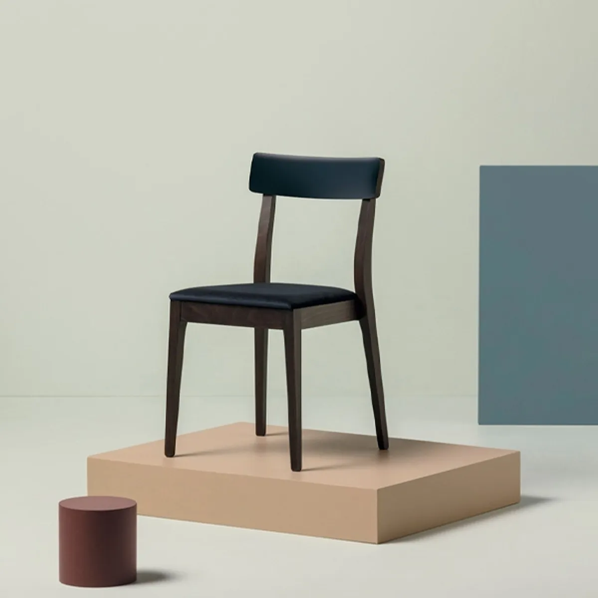 Tupi side chair Inside Out Contracts