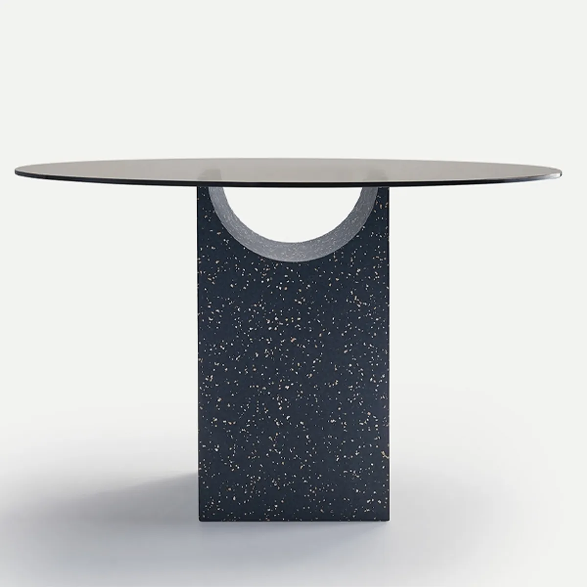 Vestige round dining table Inside Out Contracts3