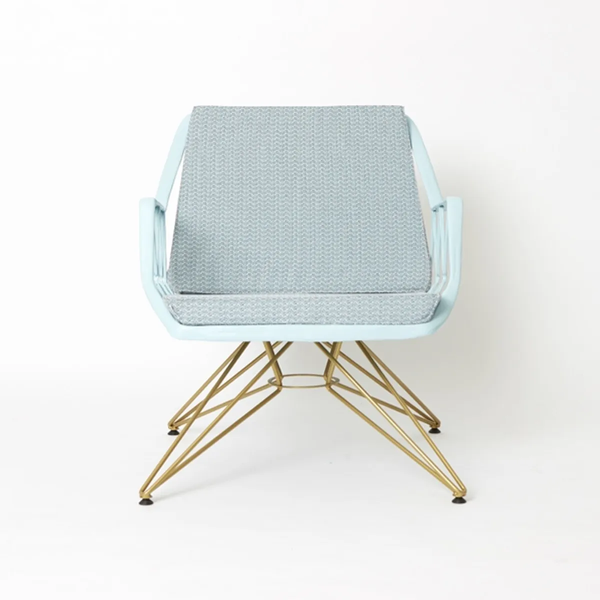 Web Rumba Lounge Chair Pastelblue Brassframe 02