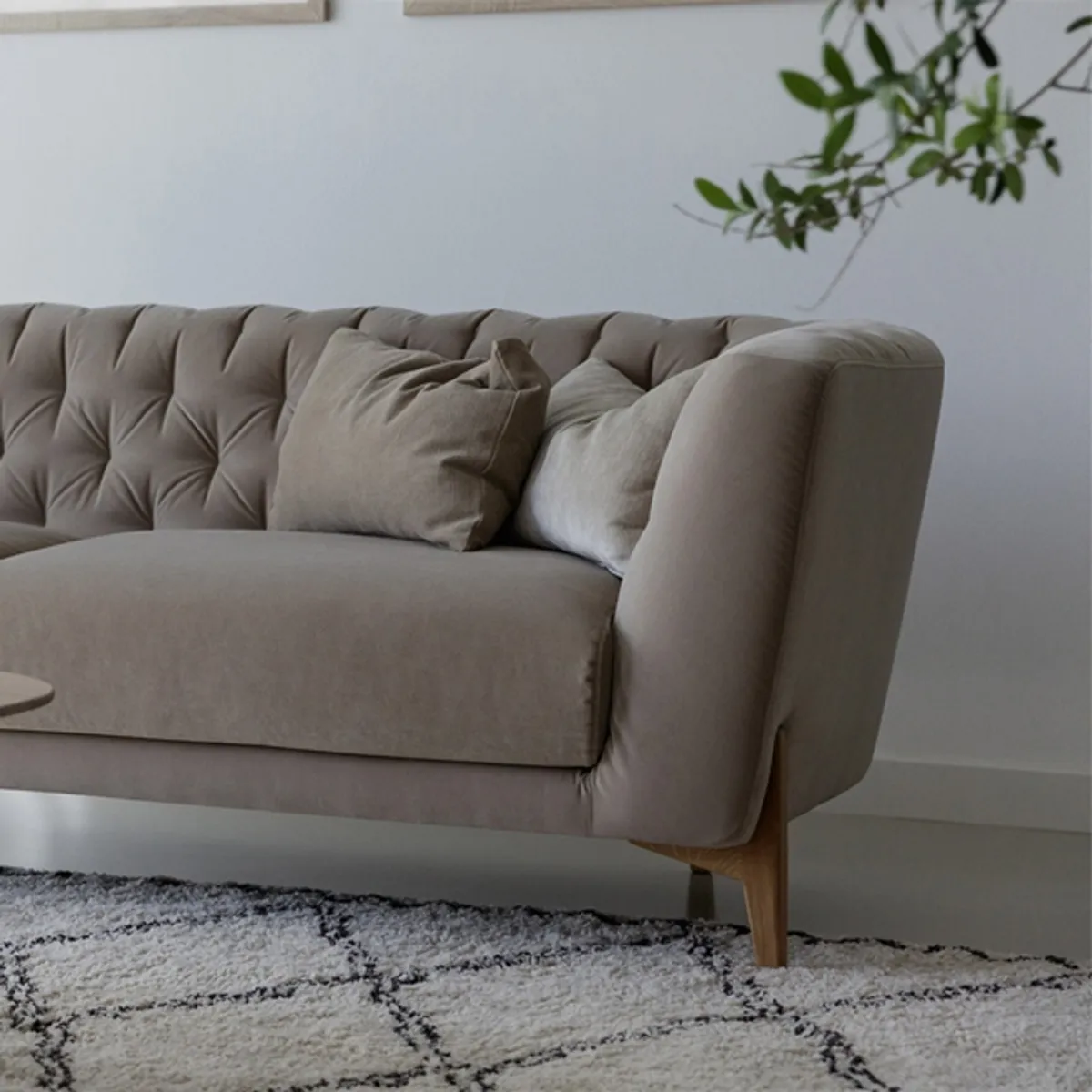 Yasmin sofa Inside Out Contracts5