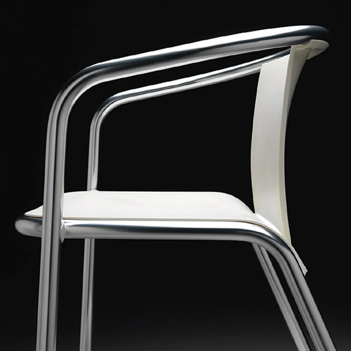 Mare Armchair For Outdoors In Metal Finish 9987