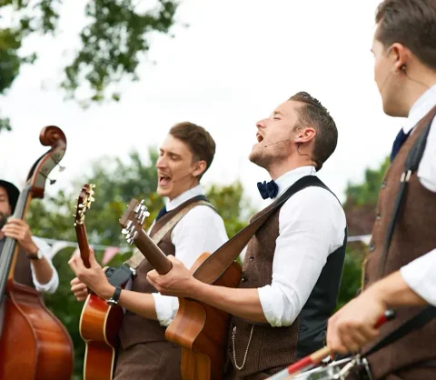 Parquet Luxury Acoustic Roaming Band for Weddings