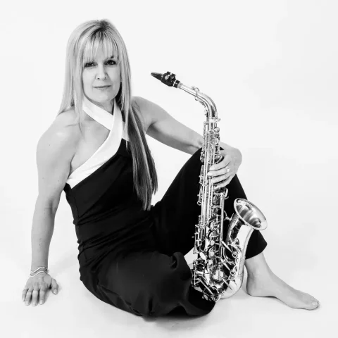 Solo Saxophonist Claire Saxophone for wedding ceremony Gecko Live Entertainment