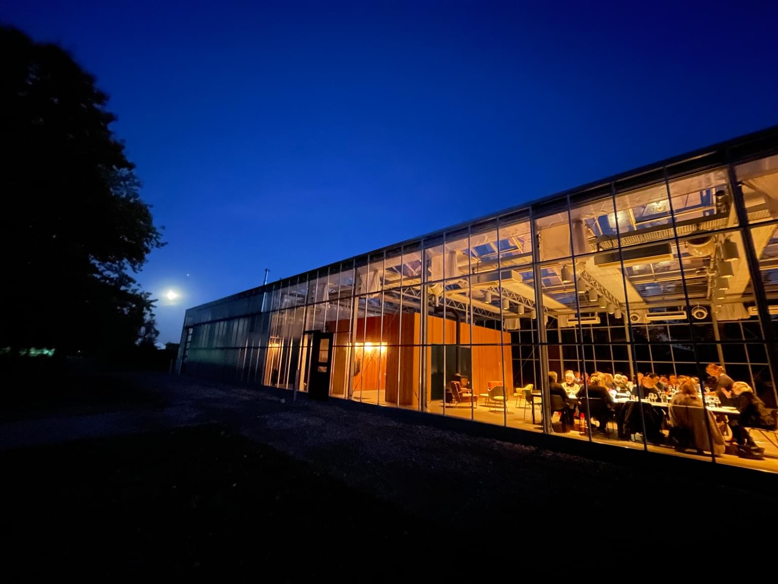 Environ Moon Dining Room L 22