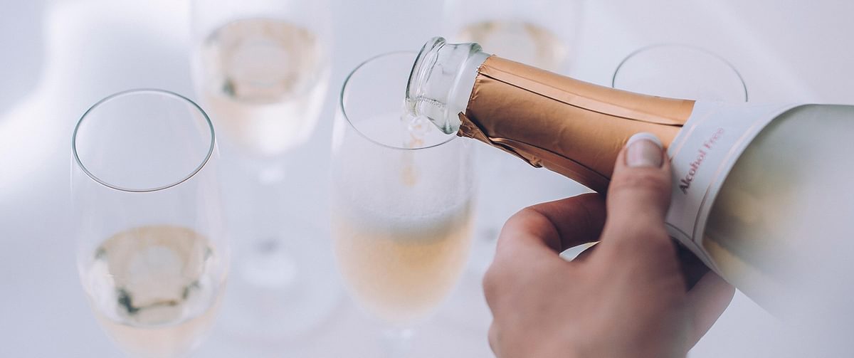 trade_show_catering_sparkling_wine_01