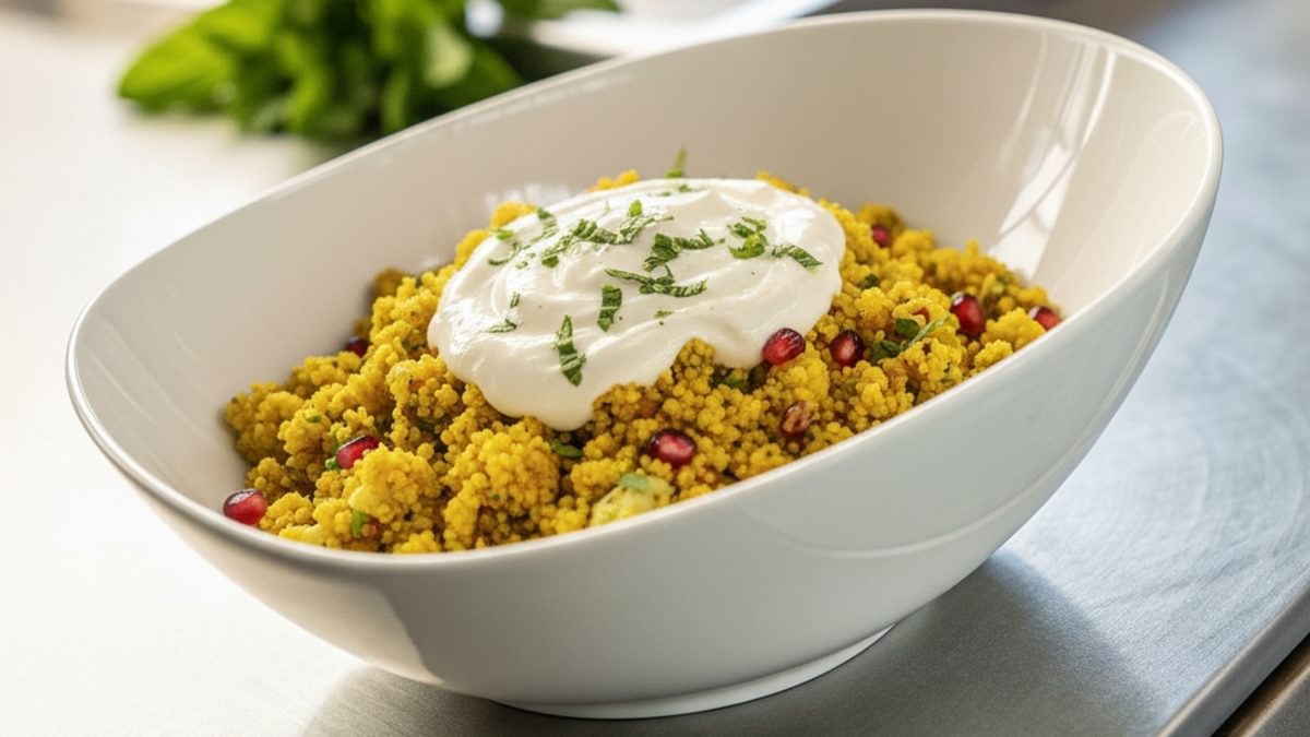 Couscous Salat mit Tomaten Minze und Kokosjoghurt Dip