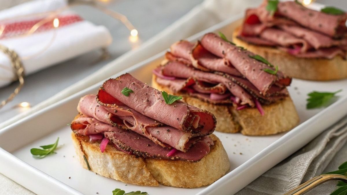 Canapé mit Deli Pastrami