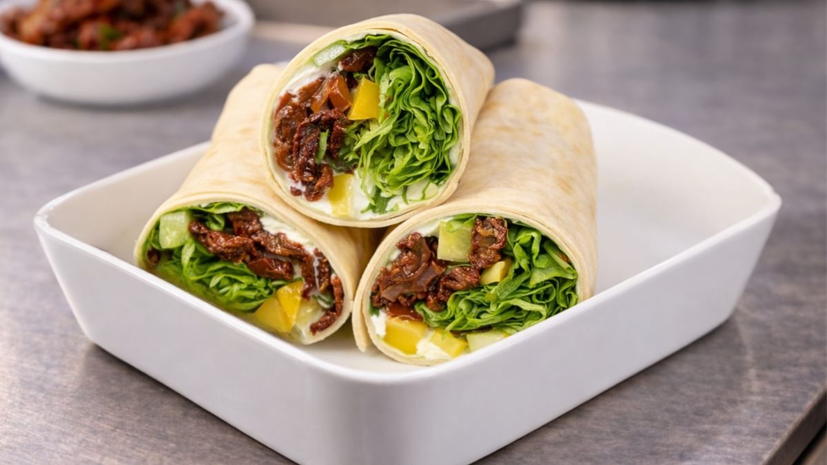 Halber Wrap mit getrockneten Tomaten