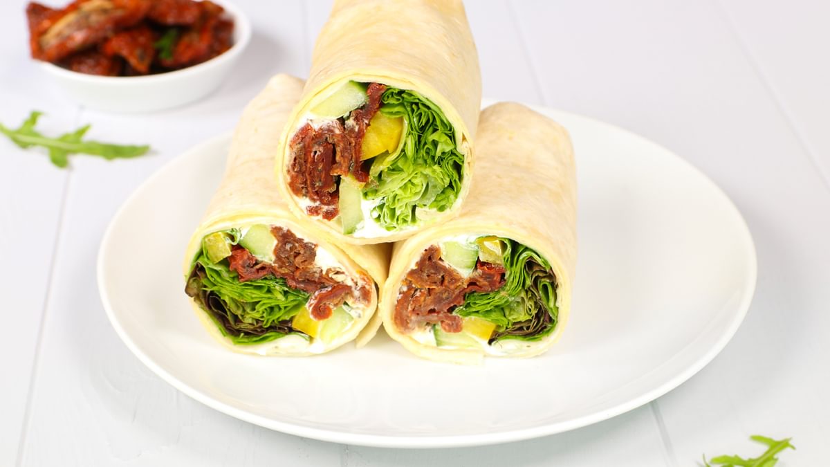 Wrap with sun dried tomatoes 03