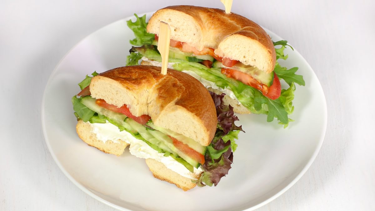 Bagel with cream cheese 02