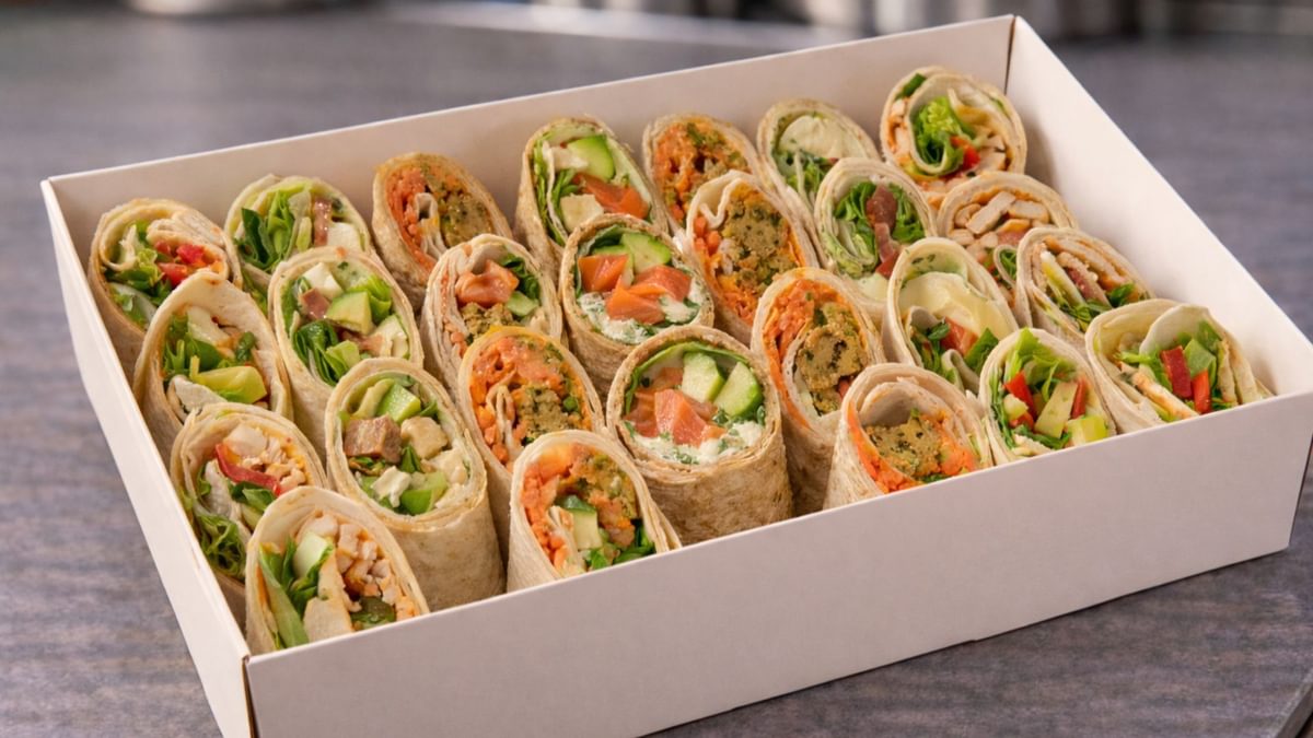 Halbe Wraps aus Vollkornmehl mit dreierlei Füllungen