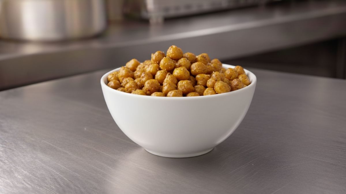 Knusprig geröstete Kichererbsen im Snack-Becher