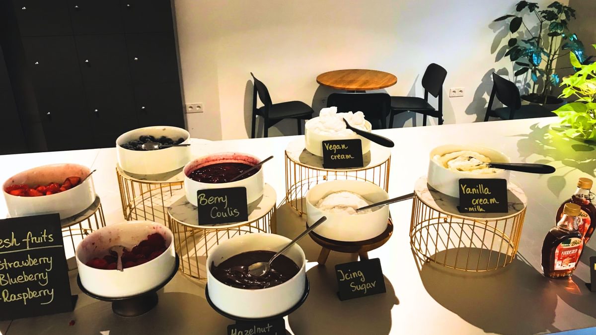 Interactive food station