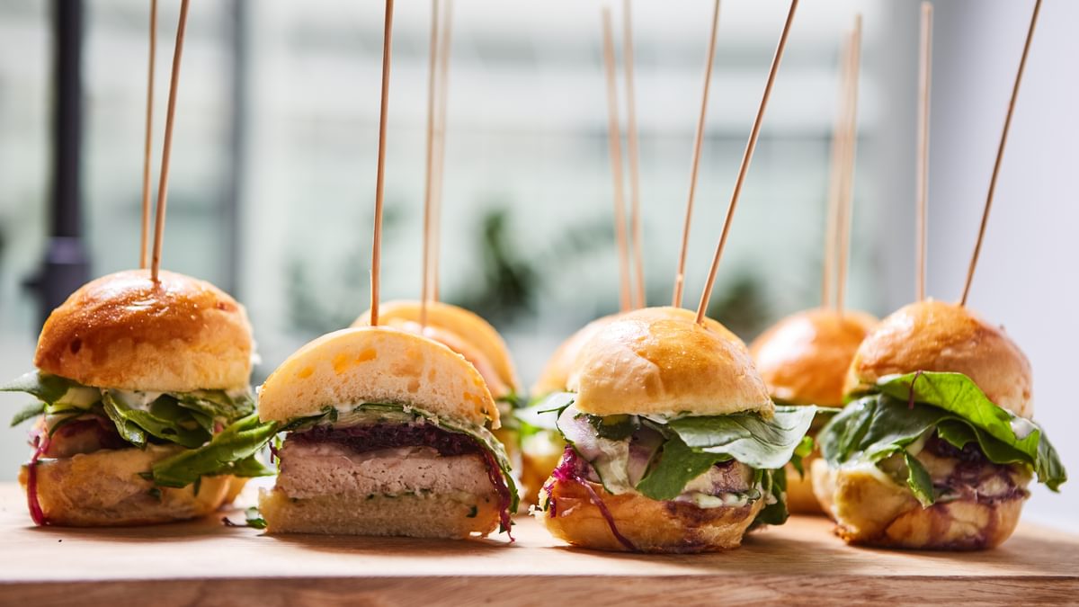 MINI cheeseburgers display
