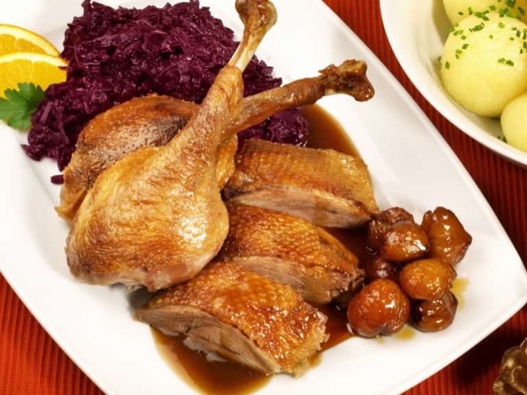 Plated christmas goose with red cabbage