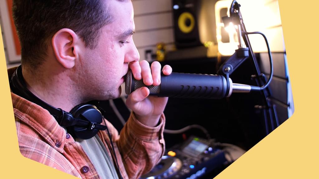 Broadcast Top of Hour News from Your Radio Station | Radio.co