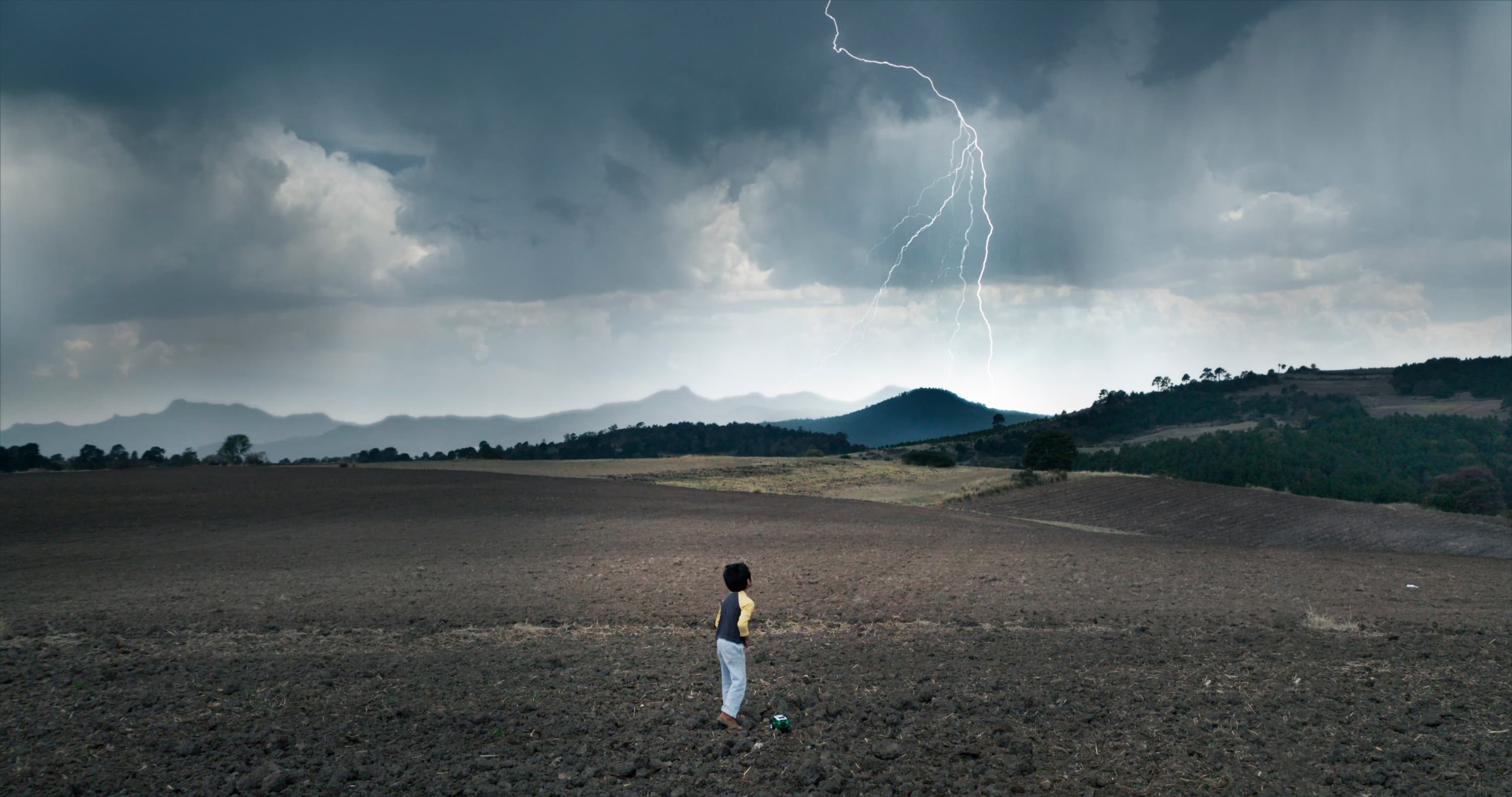 Tatiana Huezo on the fleetingness of youth in The Echo
