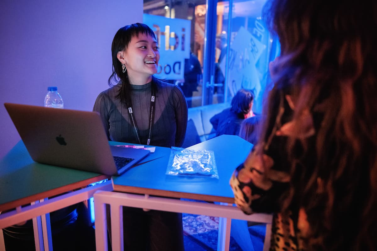 Become a volunteer at IDFA!