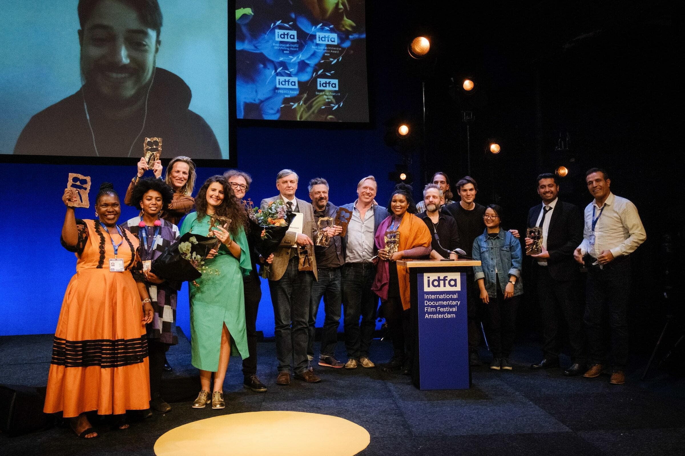 Mr. Landsbergis wint IDFA Award for Best Film in de International Competition en Octopus wint IDFA Award for Best Film in de Envision Competition