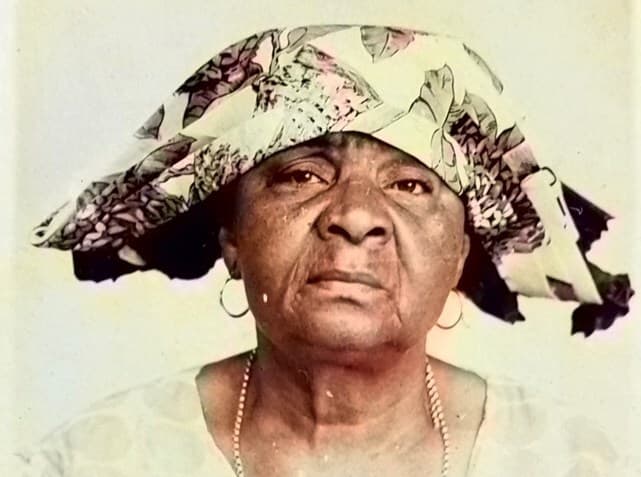 Meer dan woorden: onderwijs special Moeder Suriname – Mama Sranan laat geschiedenis leven