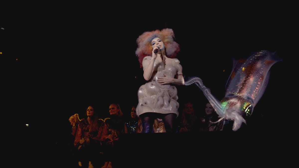 Still 41 still from biophilia live directed by nick fenton and peter strickland
