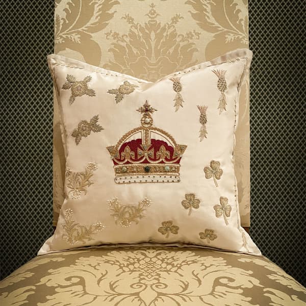 CS685 Coronation Cushion Damas de Louis – Coronation Cushion