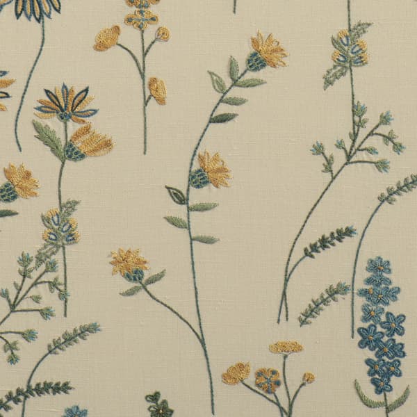 F854 B Detail 2 – Meadow Flowers in Blue