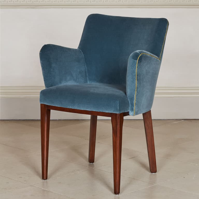 FVC100 Madama Chair