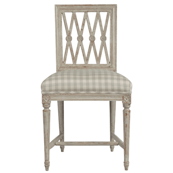 GUS015 A 08 – Chair with medallions on lattice