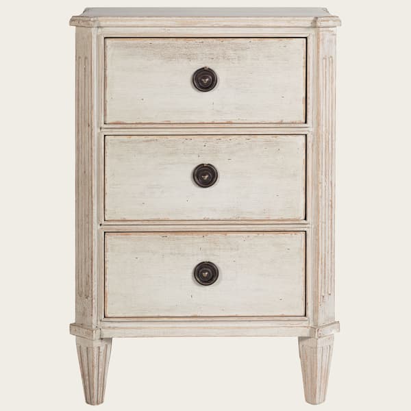 GUS036 08 – Bedside table with three drawers