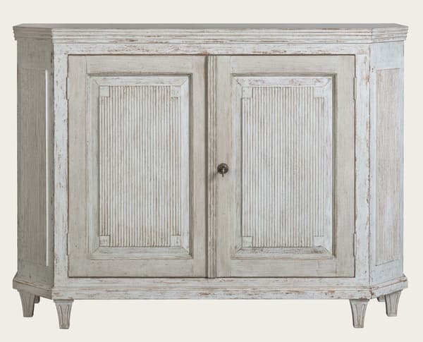 Gus144 A 8 – Sideboard