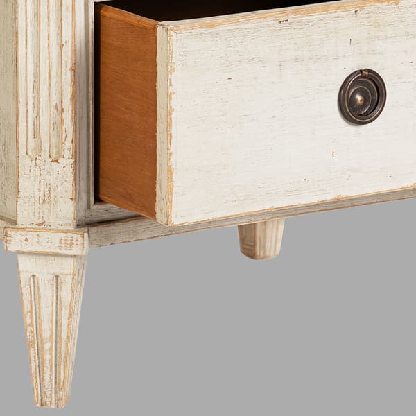 Gus 036 08 03 – Bedside table with three drawers