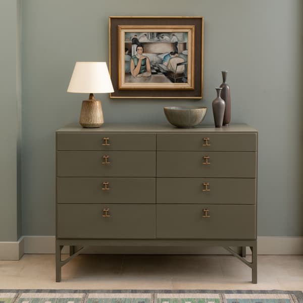 MID054 lifestyle – Large chest of drawers with T-bar handles