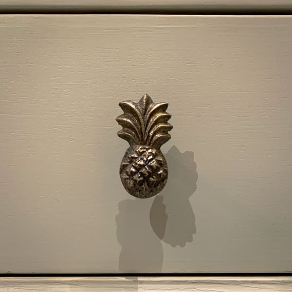 Pineapple pull – Bedside table with two drawers with pineapple pull