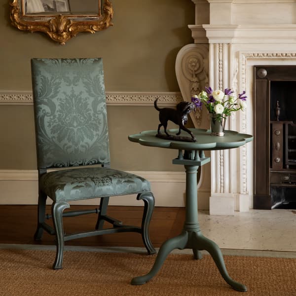 Queen Anne Chair Damas De Louis Pie Crust Table – Damas De Louis in Sarcelle