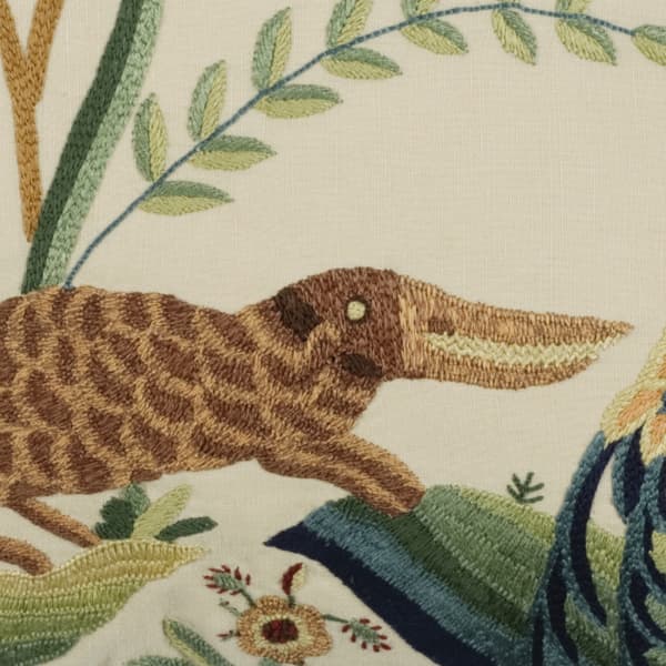 C128D Detail – Exotic tree with animals