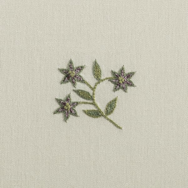 F124 M Detail – Forget me not sprig in mauve