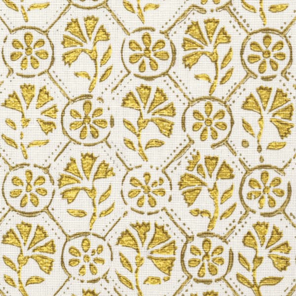 Fp1104 Detail – Carnation in gold