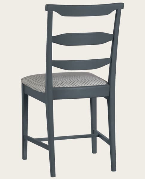 Mid013 09Ba – Chair with square back