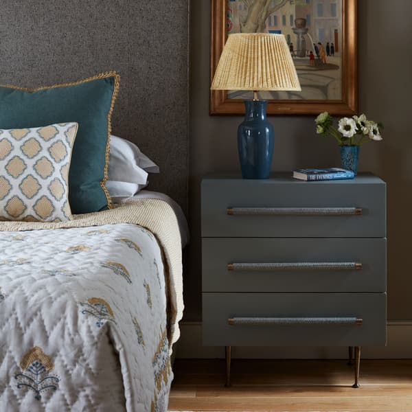 Chelsea textiles bedroom MID046 A – Small chest of drawers with wicker handles