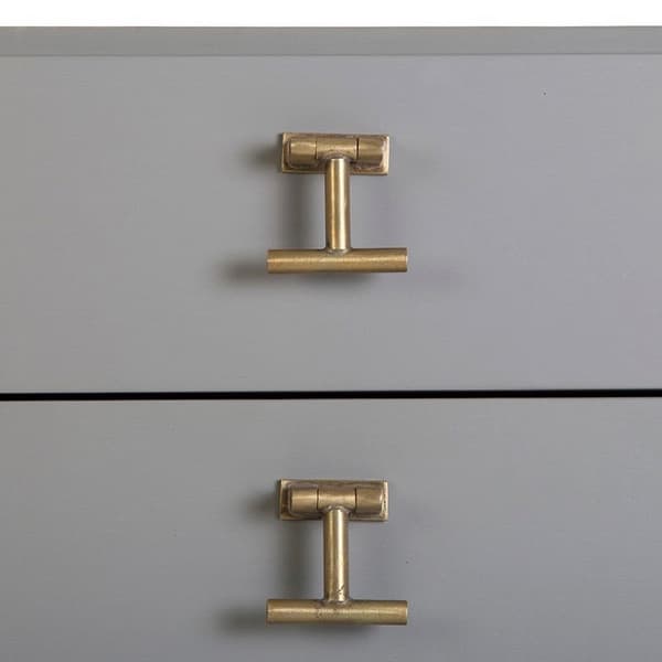 Mid053A 19D 1 – Chest of drawers with T-bar handles
