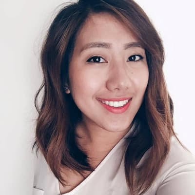 Kasey headshot