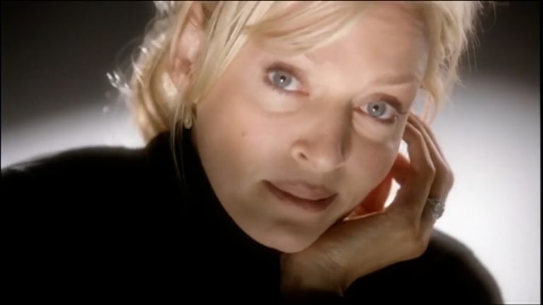 Uma Thurman Pause